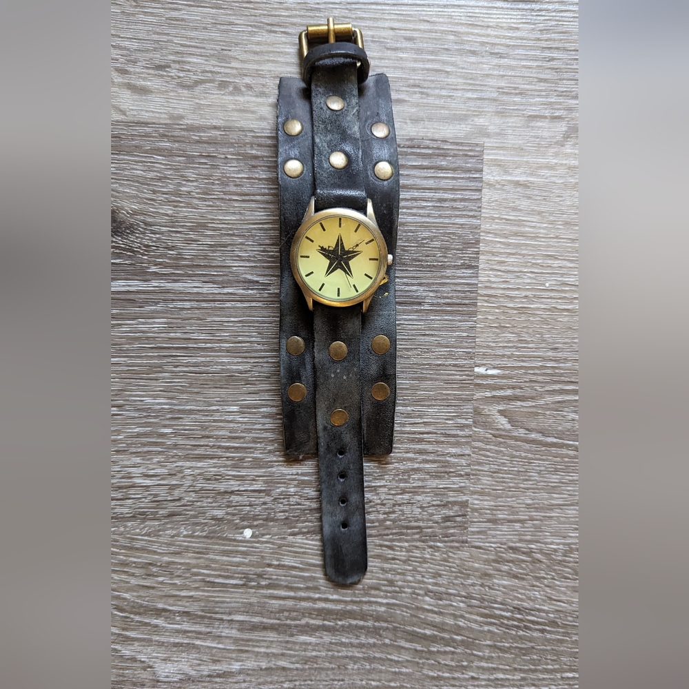 Black leather band punk style watch